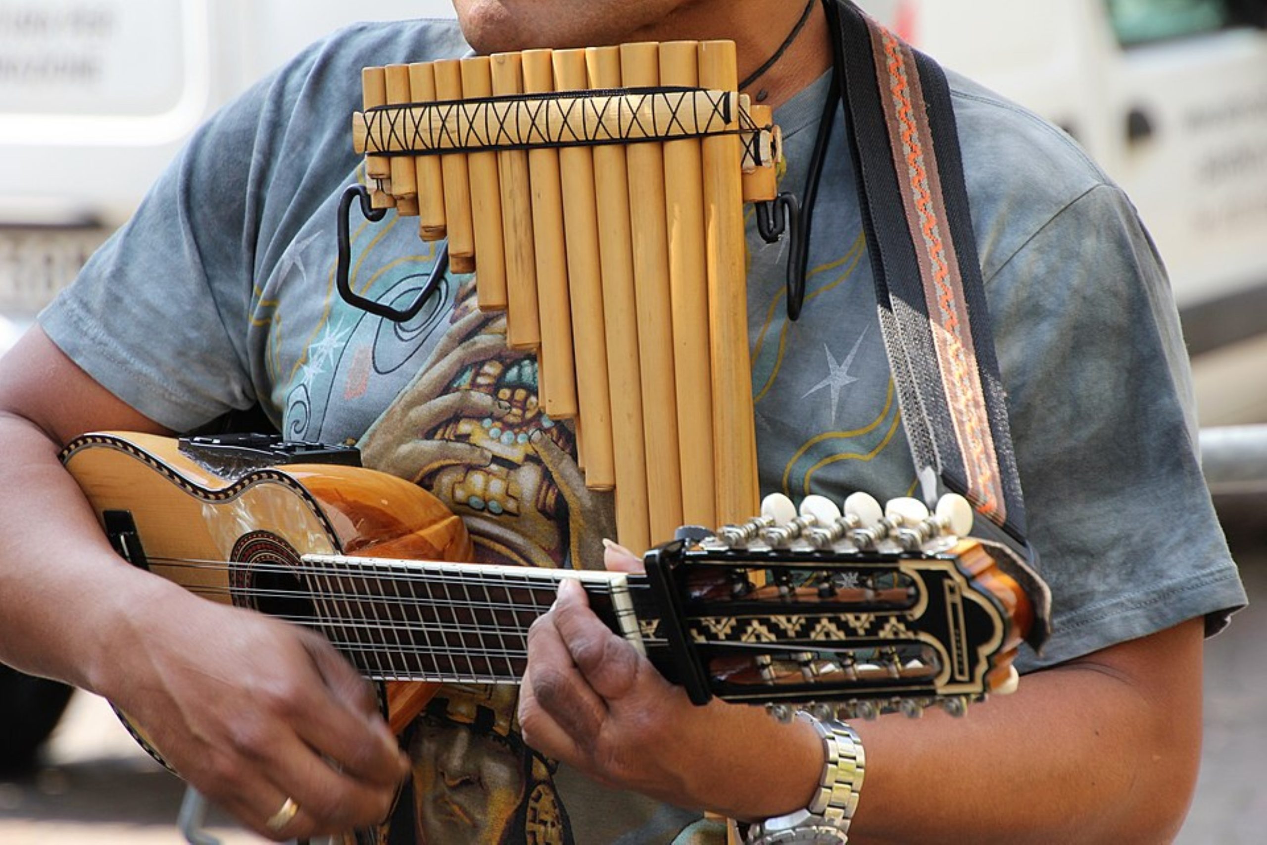 La música aymara: El sonido que conecta el alma con el cosmos CHARANGO Y SIKU - QHANANCHAWI - WIKIPEDIA